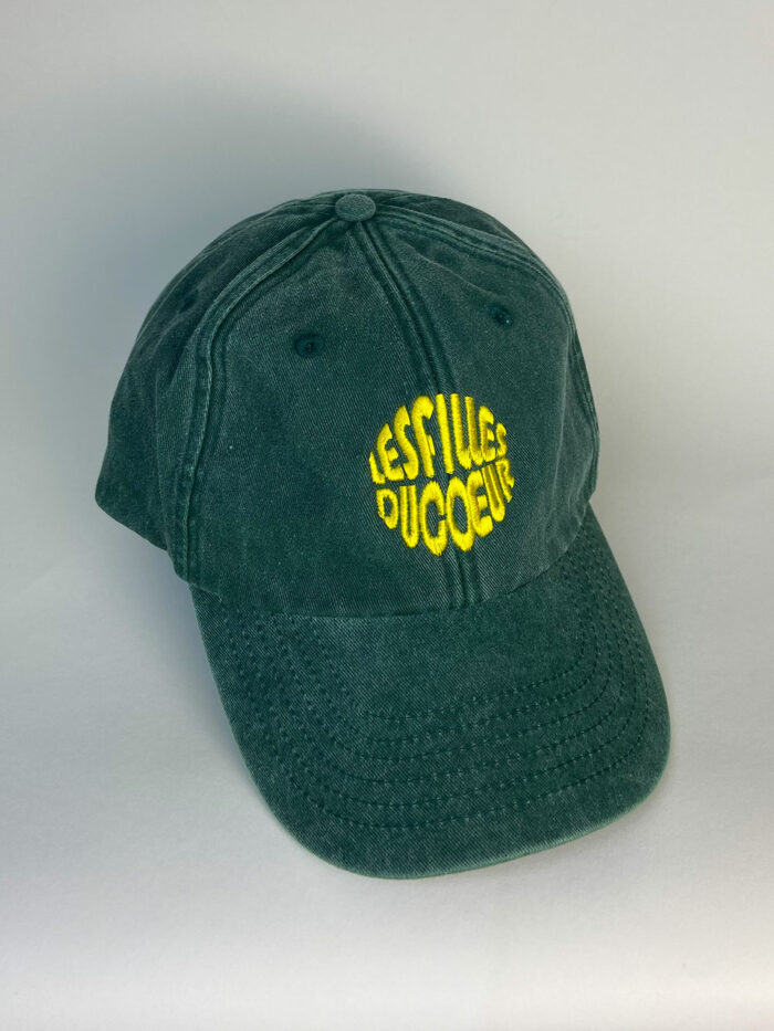 Embroidered shield cap bottle green - yellow