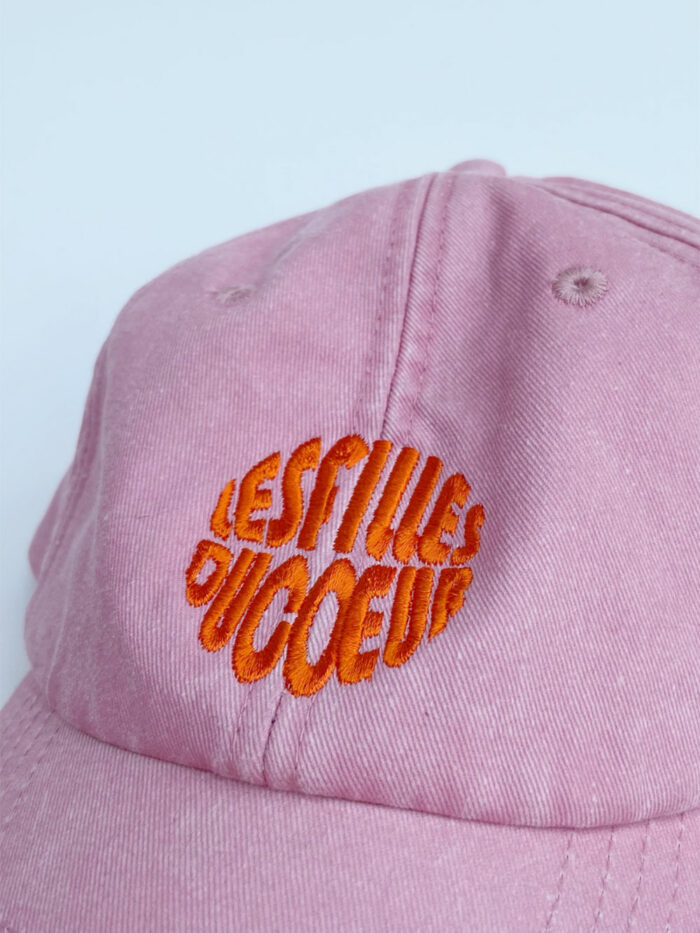 Embroidered shield cap pink - Image 2