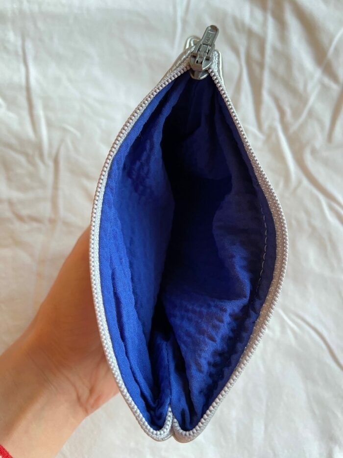 Silver-colored pouch - Image 4