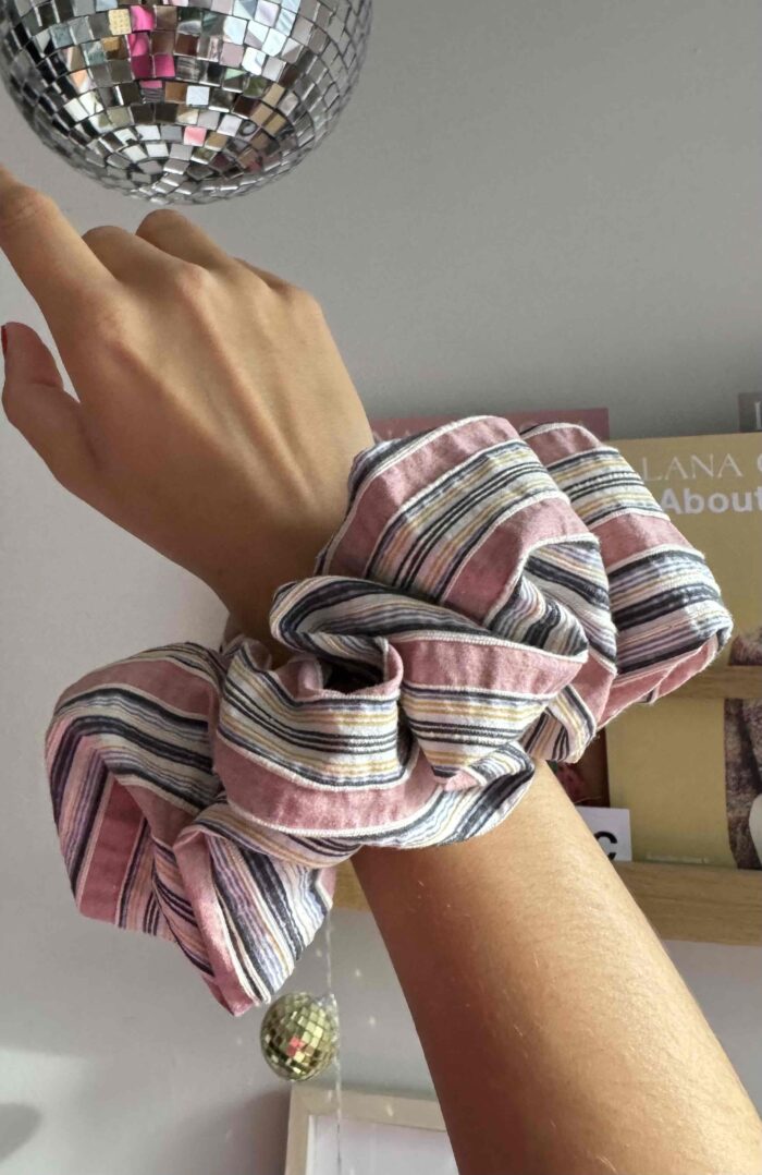 Thilda massive Scrunchie - Image 4